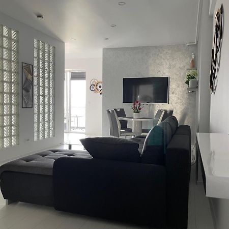 Luxury Westpark 2-Room Apartment Lakeview W5 Bucareste Exterior foto