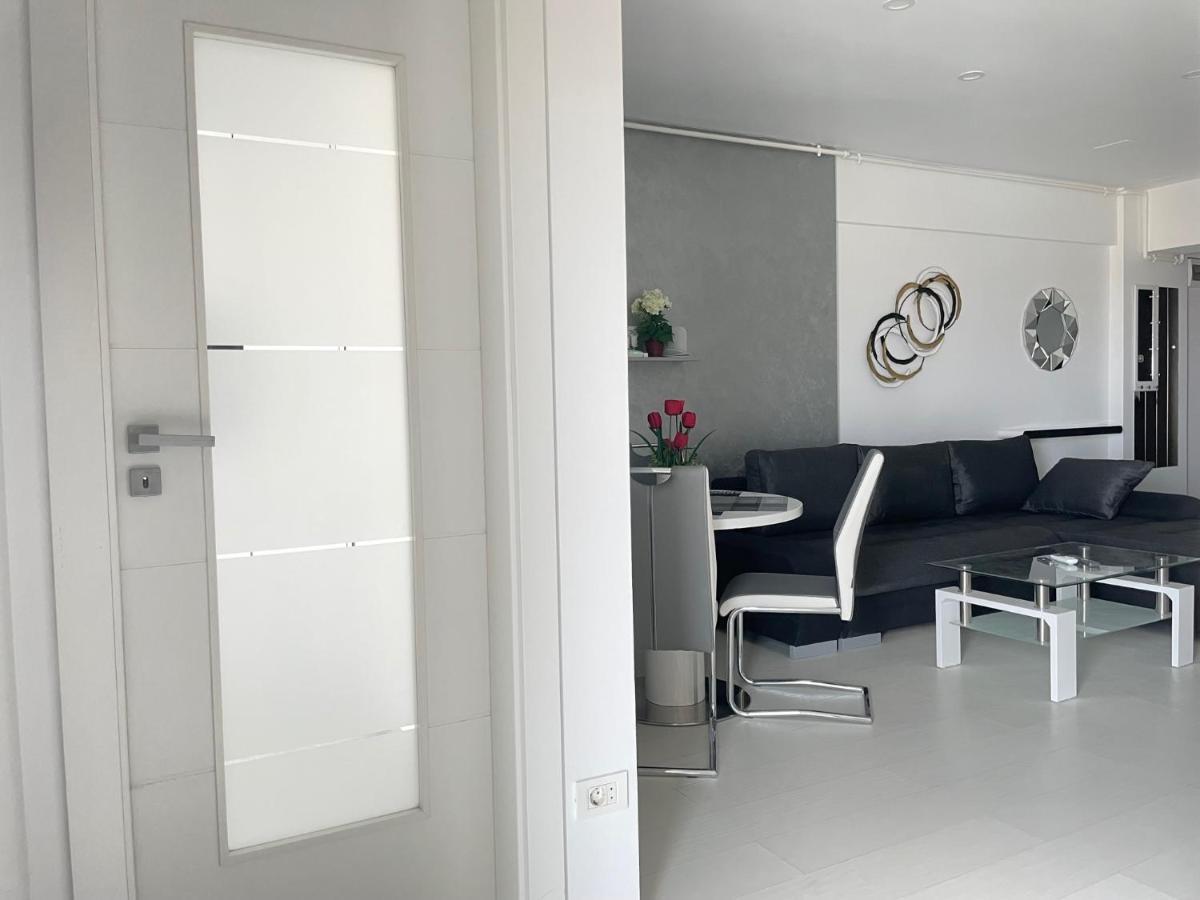 Luxury Westpark 2-Room Apartment Lakeview W5 Bucareste Exterior foto