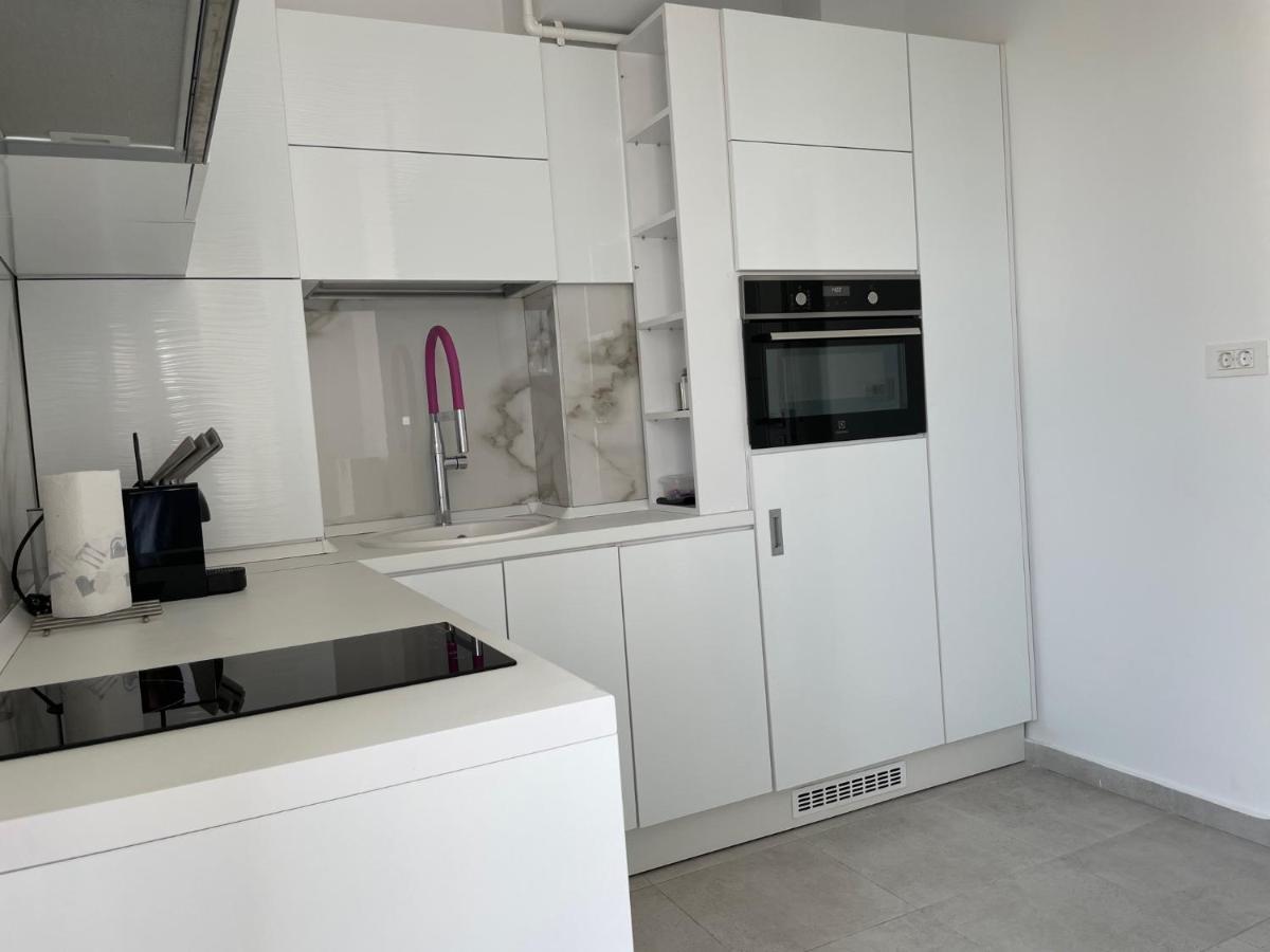 Luxury Westpark 2-Room Apartment Lakeview W5 Bucareste Exterior foto