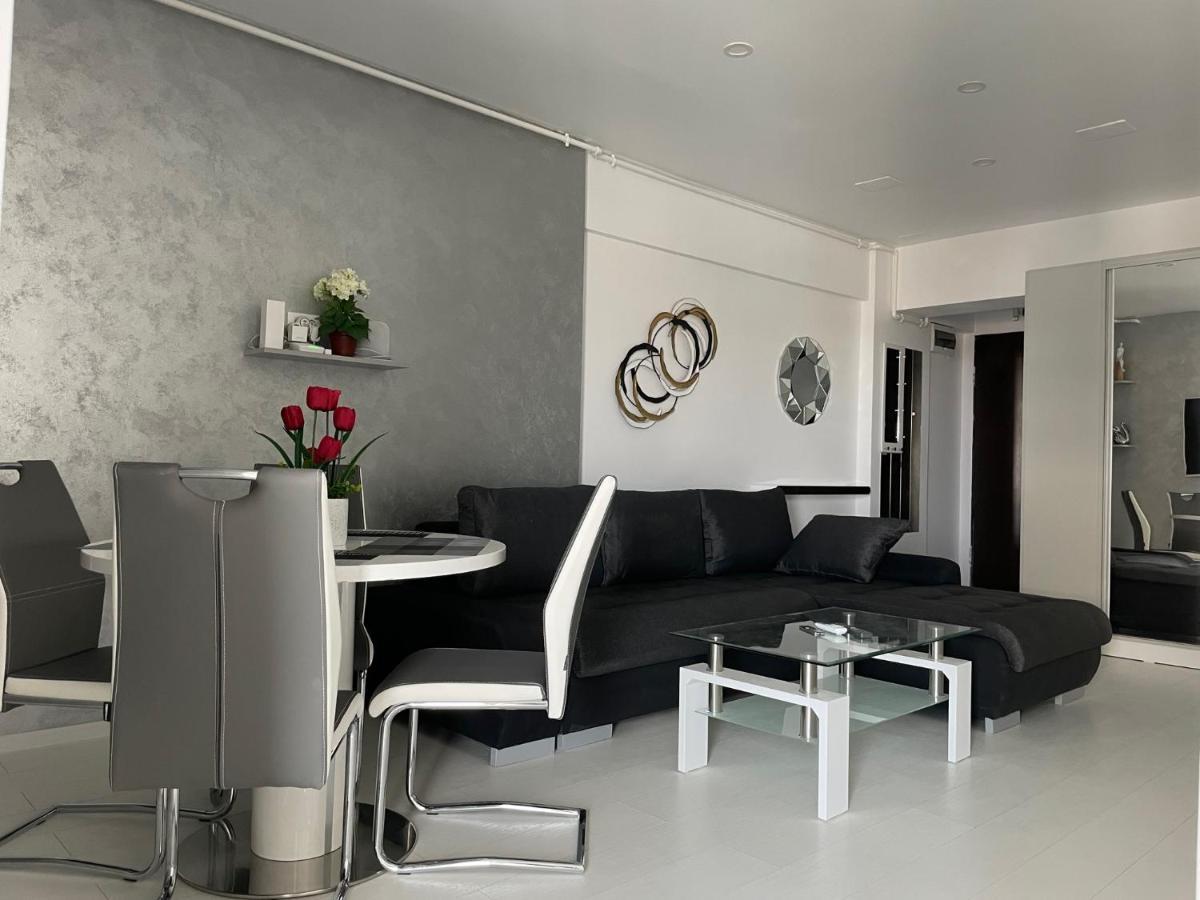 Luxury Westpark 2-Room Apartment Lakeview W5 Bucareste Exterior foto