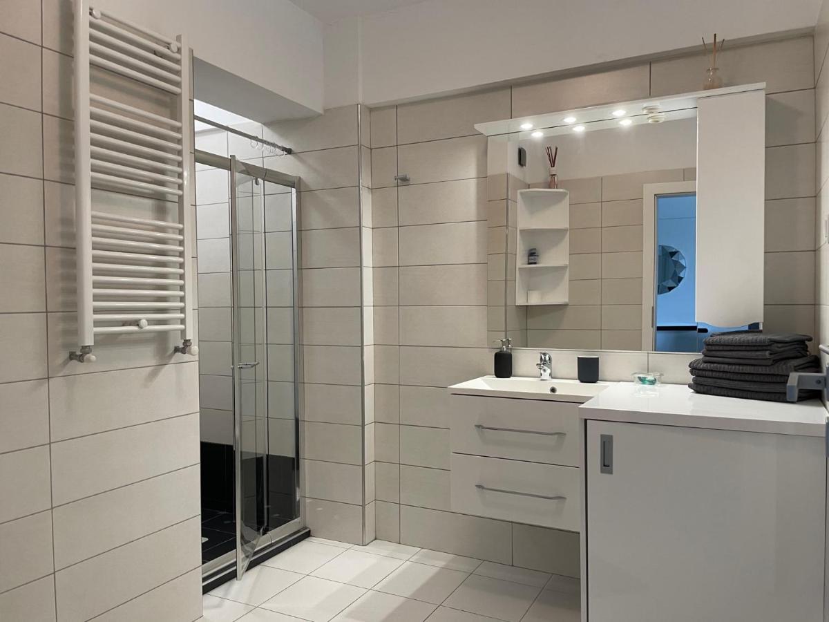 Luxury Westpark 2-Room Apartment Lakeview W5 Bucareste Exterior foto