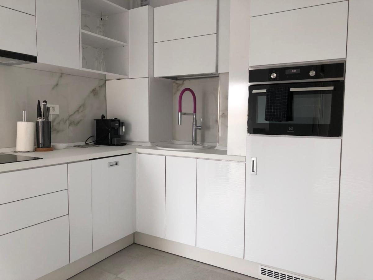 Luxury Westpark 2-Room Apartment Lakeview W5 Bucareste Exterior foto